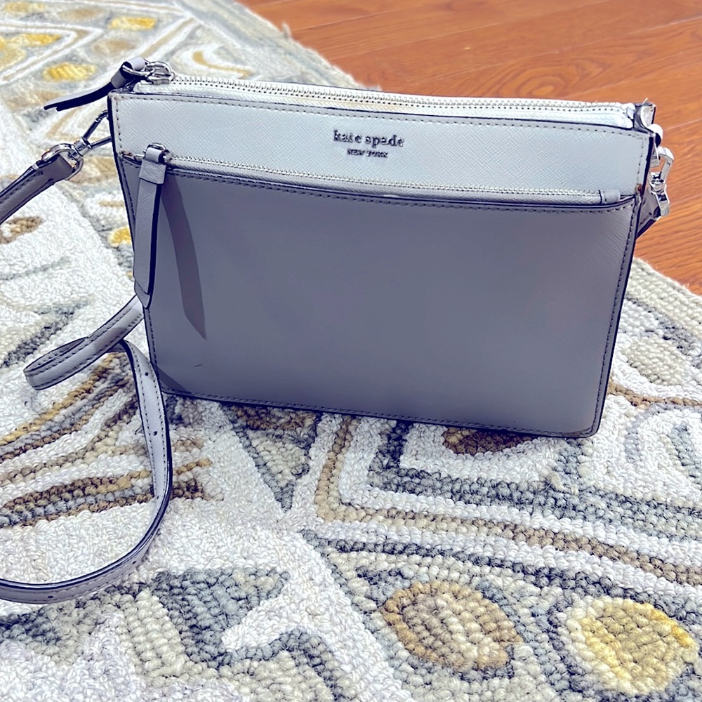 ♠️ Kate spade gray white leather crossbody bag ♠️